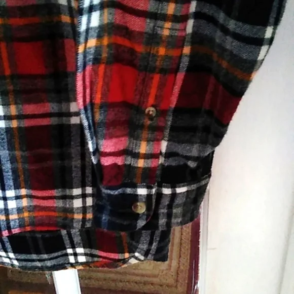 RedHead -Men's Plaid Button-Up Shirt - Red and Black XLT - Picture 3 of 6